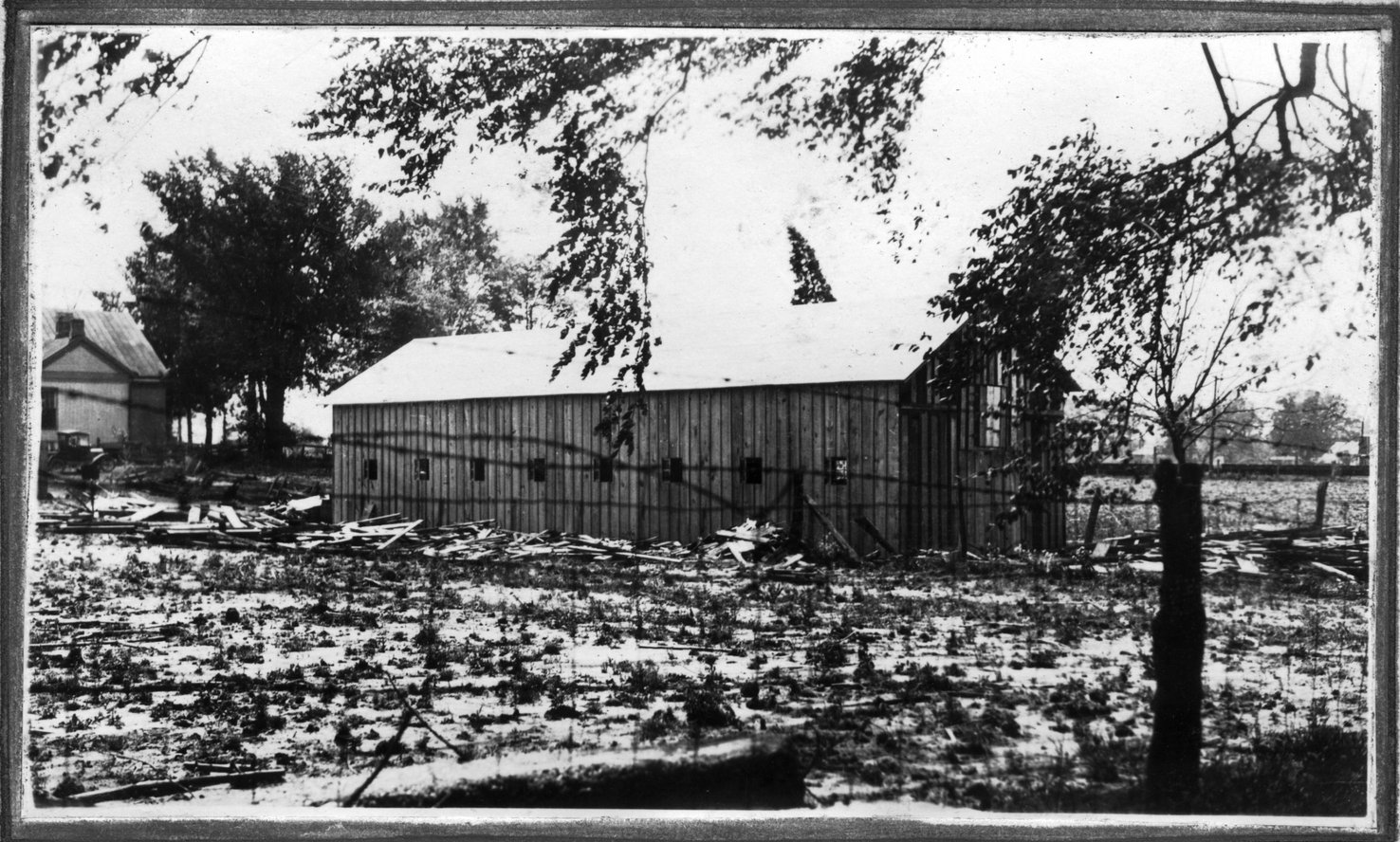 089~W. A. Russom New Barn Apr 1921.jpg